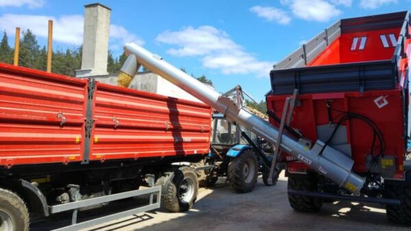 Sraigtinis transporteris montuojamas ant priekabos T213